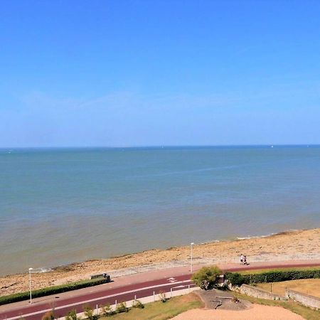 Royan - Pleine Vue Mer Pour Cet Appartement Classe 2 Etoiles - Les Tamaris Luaran gambar