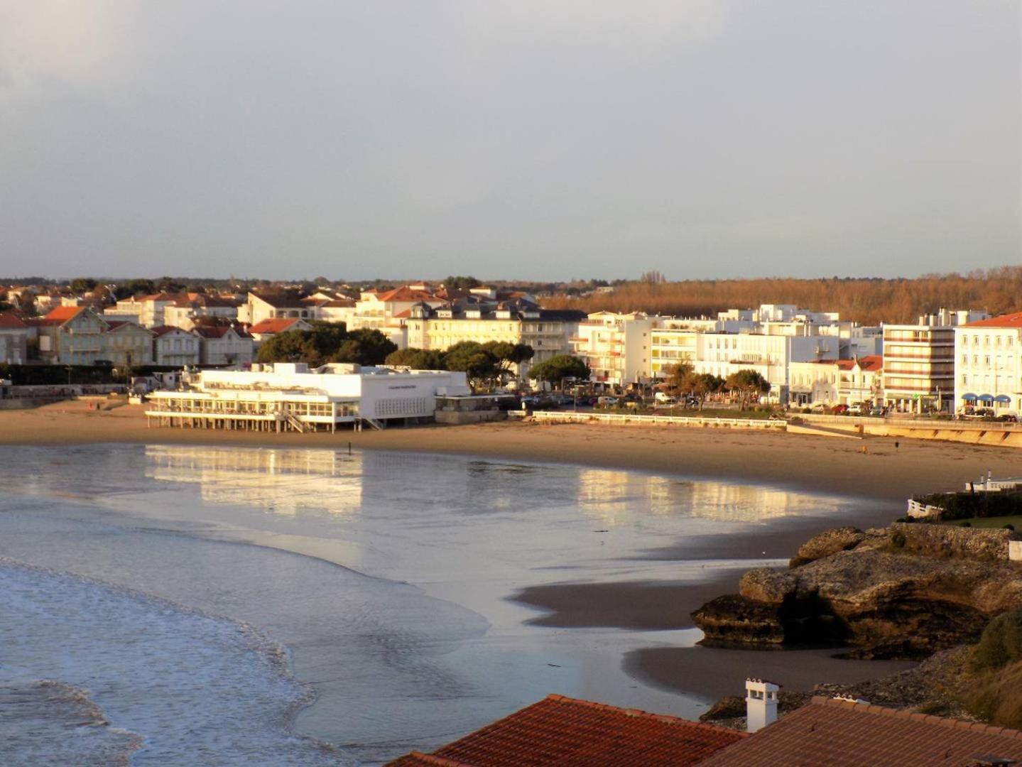 Royan - Pleine Vue Mer Pour Cet Appartement Classe 2 Etoiles - Les Tamaris Luaran gambar