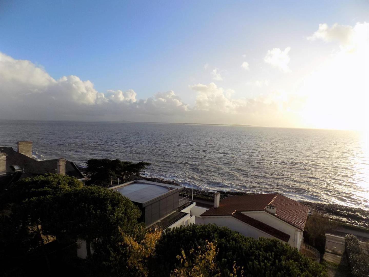 Royan - Pleine Vue Mer Pour Cet Appartement Classe 2 Etoiles - Les Tamaris Luaran gambar